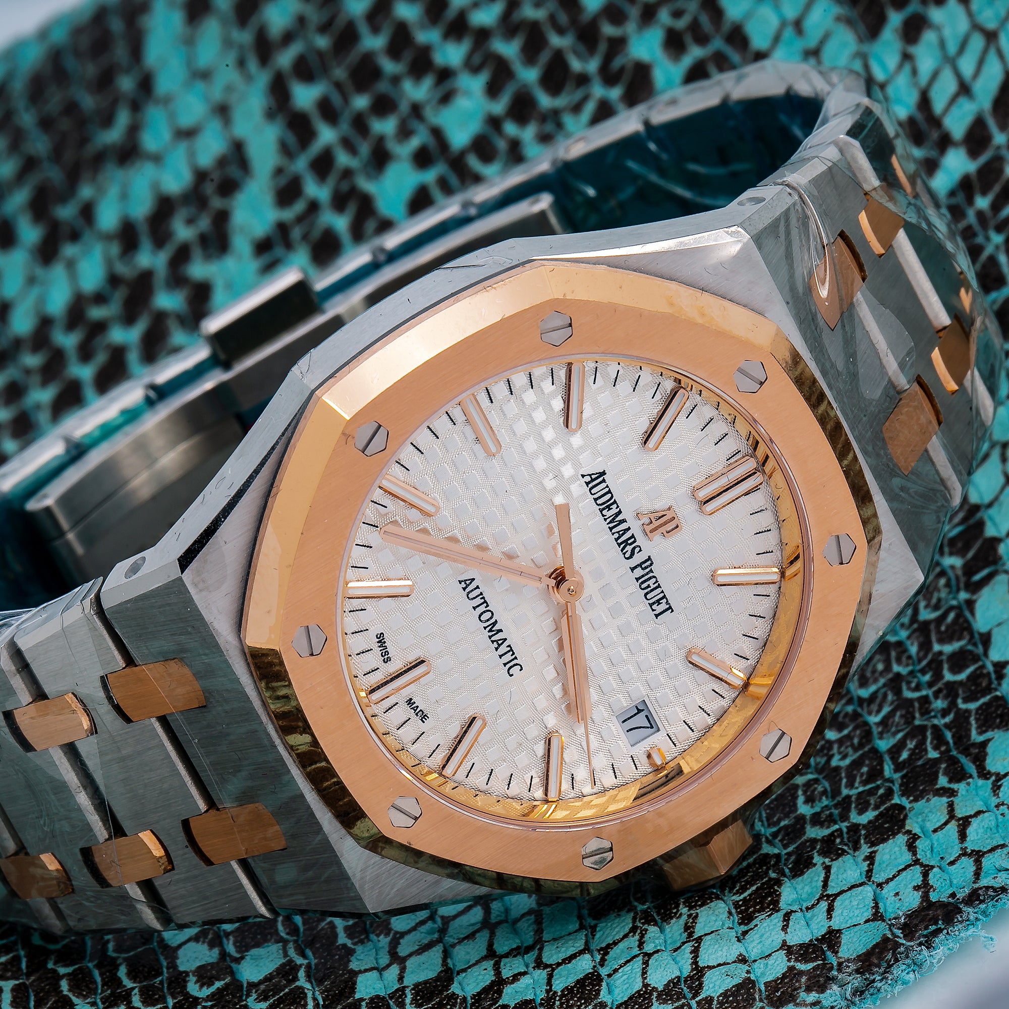 Audemars Piguet Royal Oak Selfwinding 15450SR 37MM White Dial With Two Tone Bracelet
