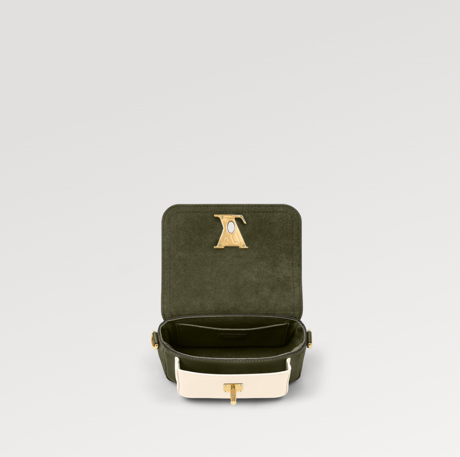Louis Vuitton M21084 LockMe Tender
