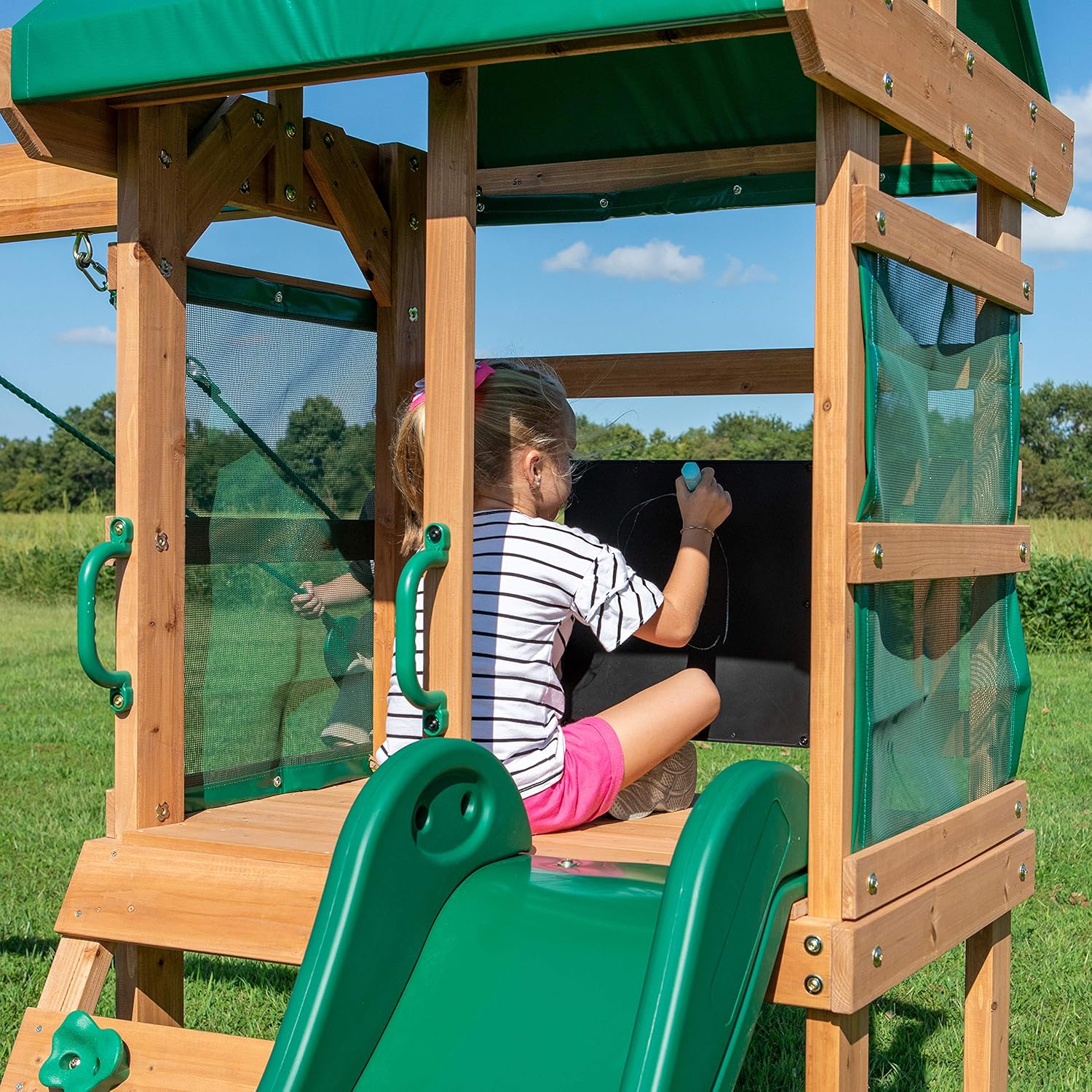 Aire de jeux en bois maisonnette extérieur balançoire toboggan bac à sable