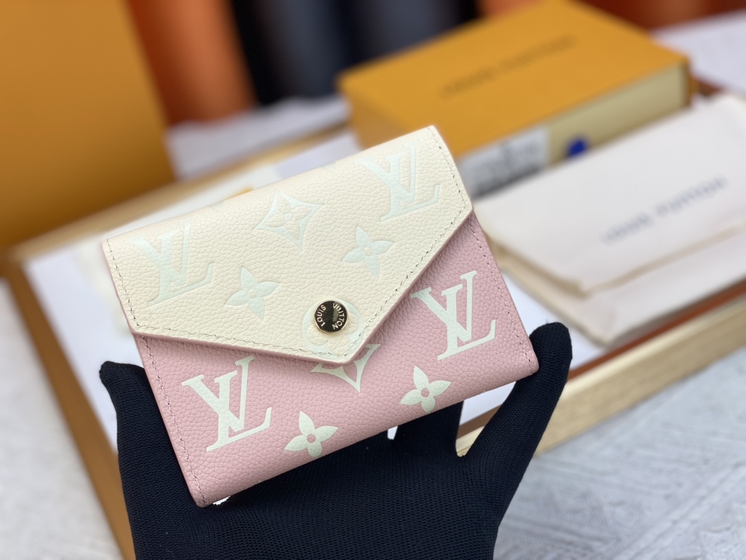 louis vuitton wallet bag size :12*9.5*1.5 cm
