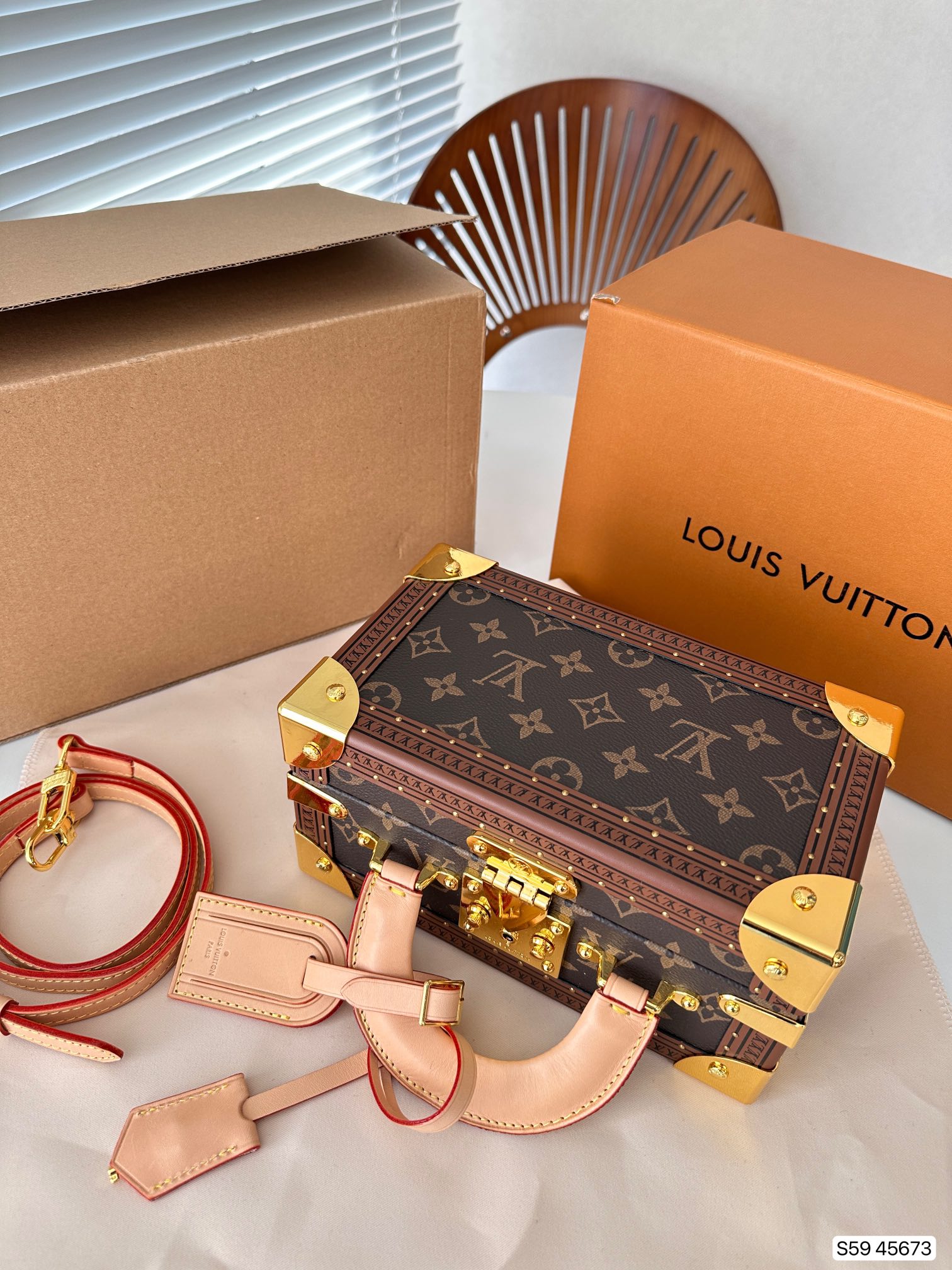 LV Petite Malle 2023 new style box size 22*13cm