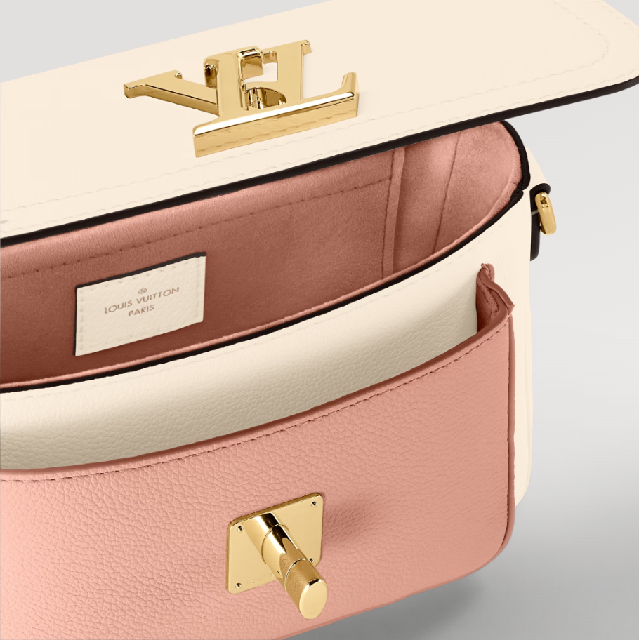 Louis Vuitton M21084 LockMe Tender