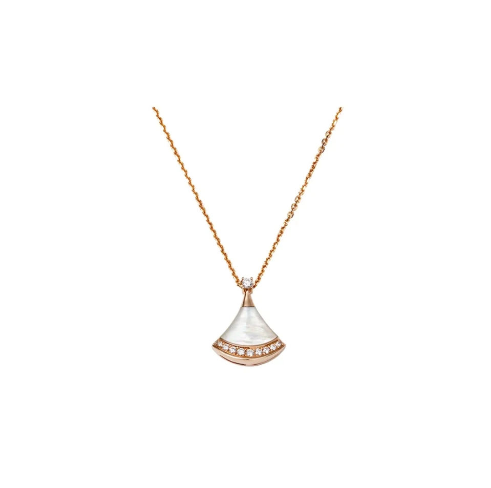 Bulgari Divas'Dream Necklace Series Pearl Fritillaria 18K Rose Gold