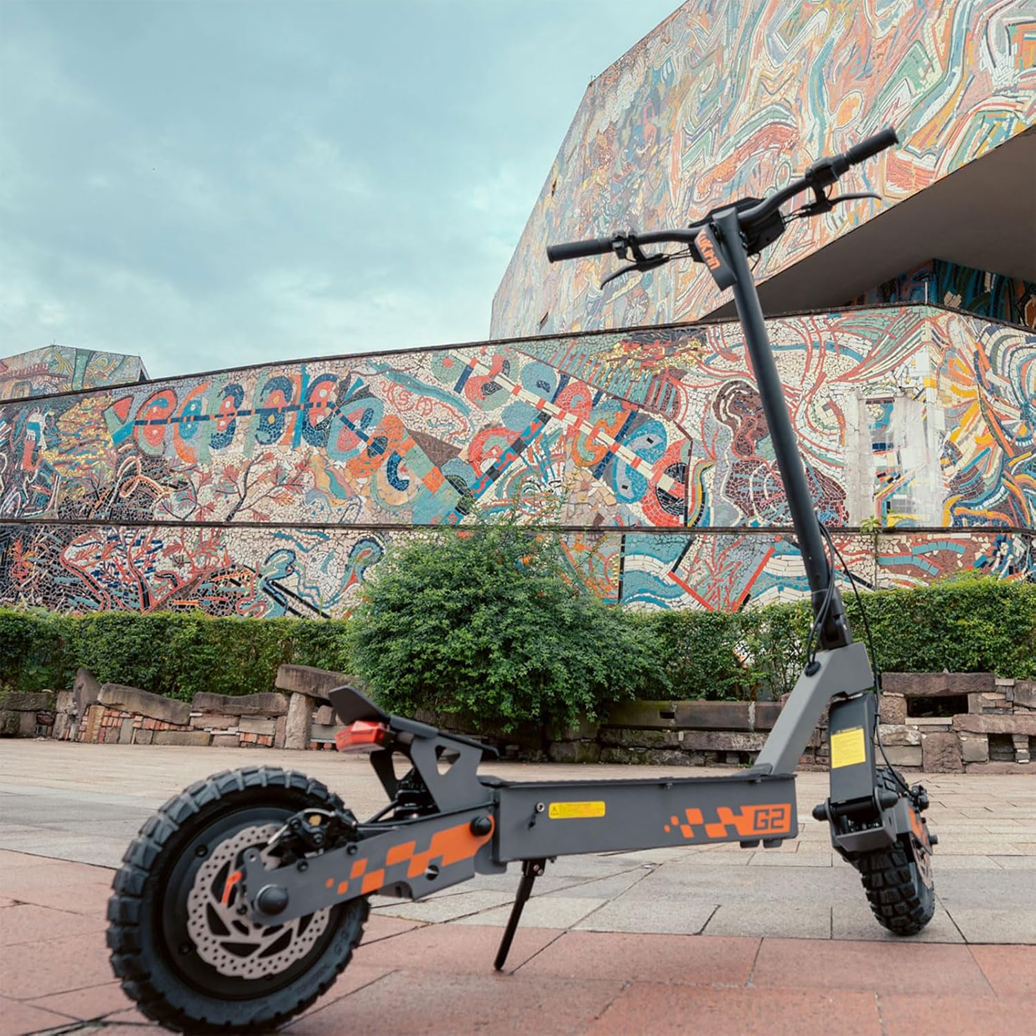 Trottinette électrique tout terrain batterie 48 V 15 Ah autonomie 55 km pneus 10 pouces