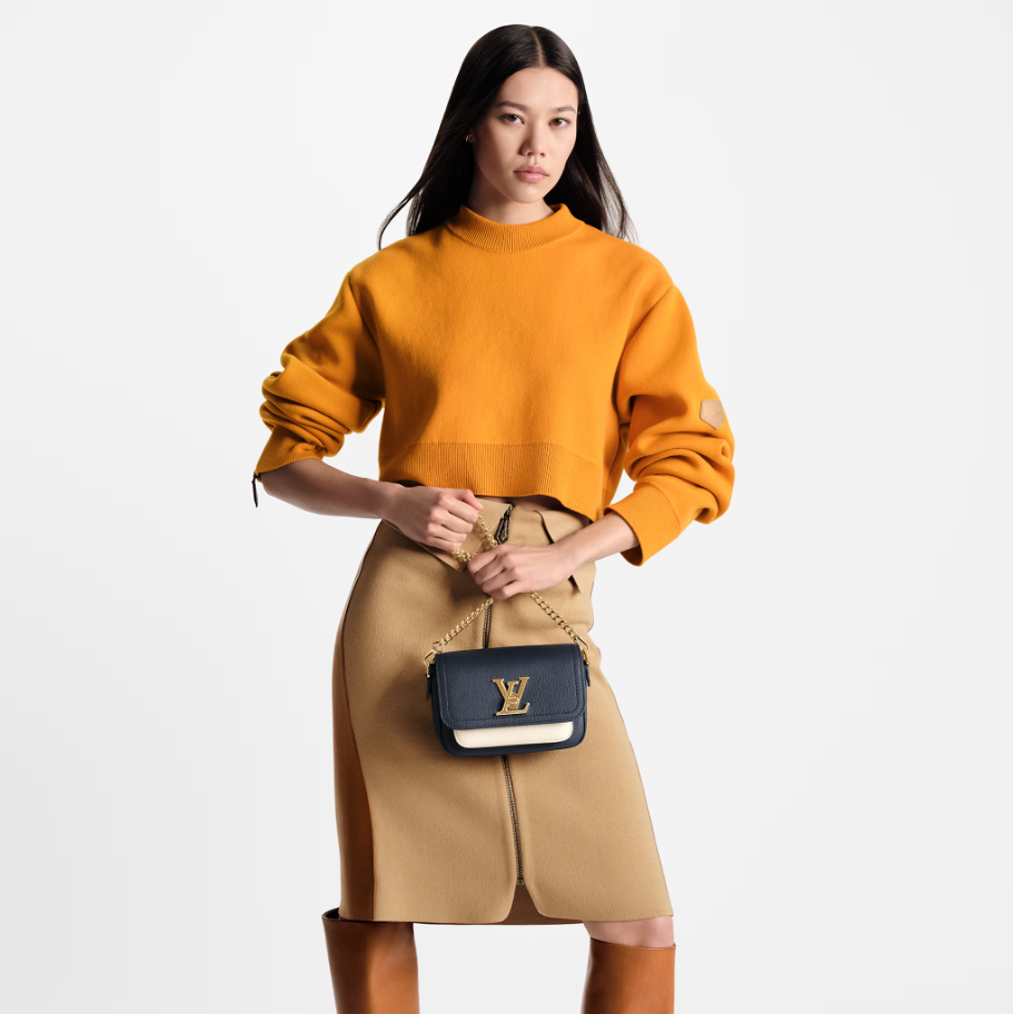Louis Vuitton M21084 LockMe Tender
