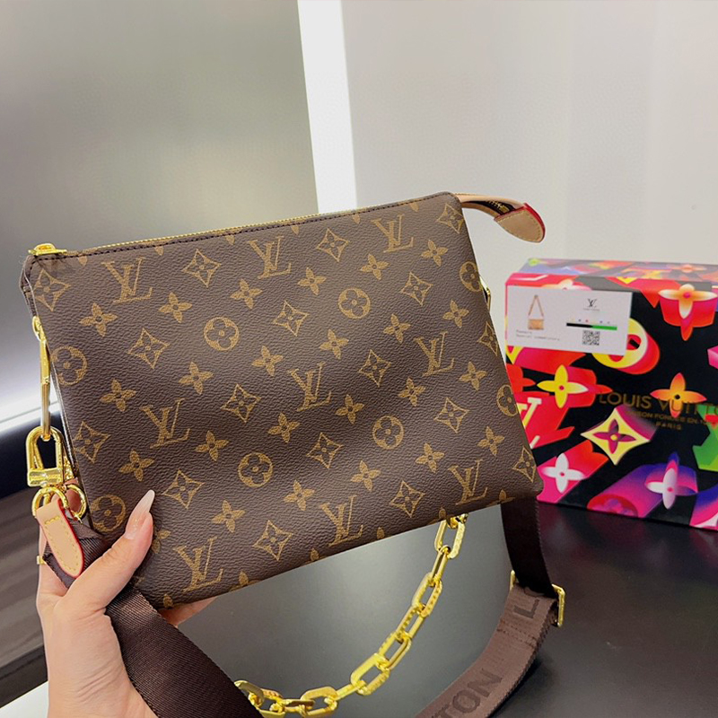 LOUIS VUITTION Coussin Classic bag