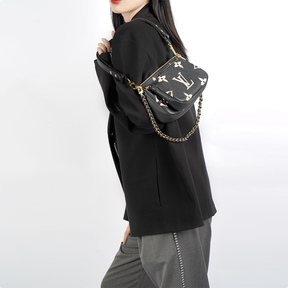 LOUIS VUITTON Multi Pochette Shoulder bag