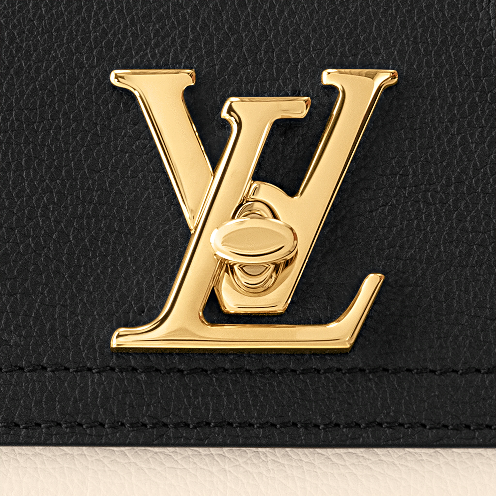 Louis Vuitton M21084 LockMe Tender