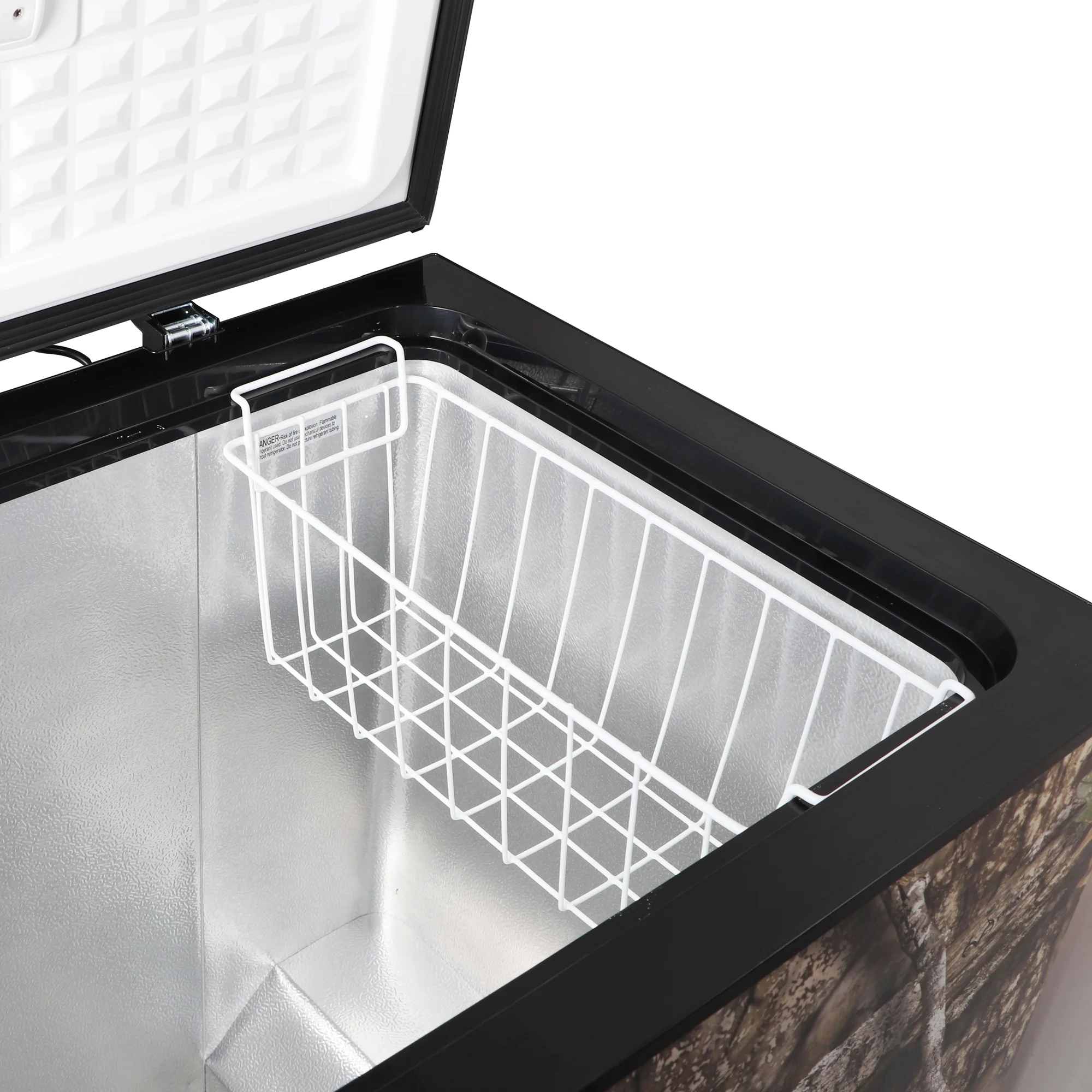 Realtree 7 - cu ft Manual Defrost Chest Freezer (Camouflage)