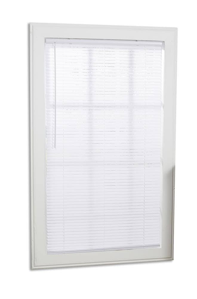 Project Source 1-in Slat Width 23-in x 42-in Cordless White Vinyl Light Filtering Mini Blinds | 94945