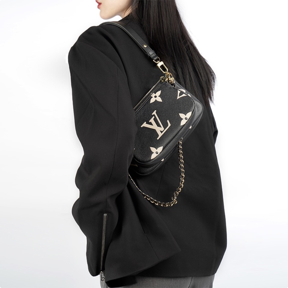 LOUIS VUITTON Multi Pochette Shoulder bag