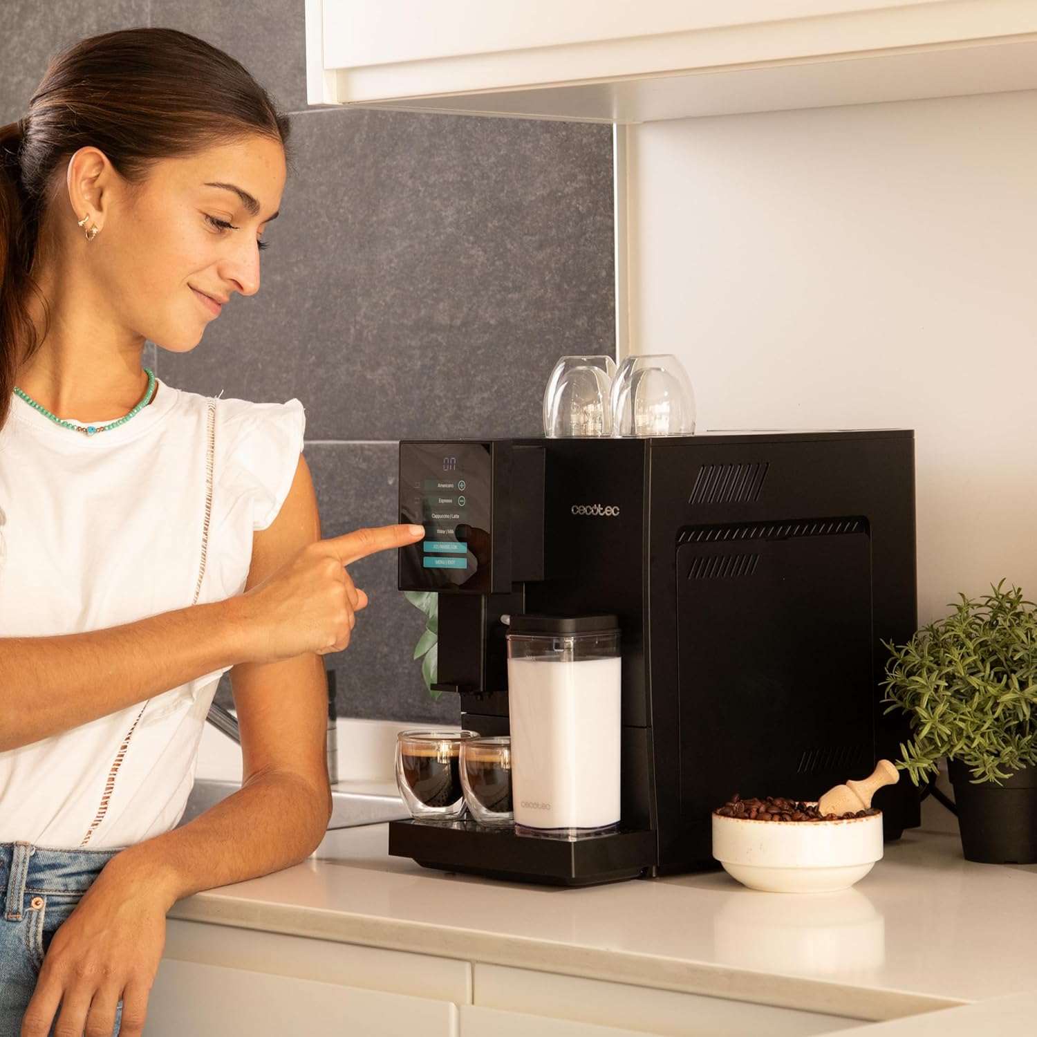 Cafetière superautomatique 1350W thermoblock 19 bars moulin intégré