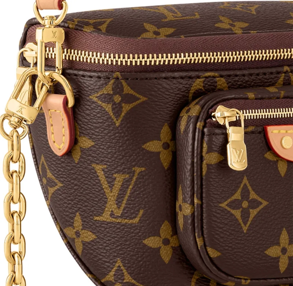LOUIS VUITTION Bumbag With Chain