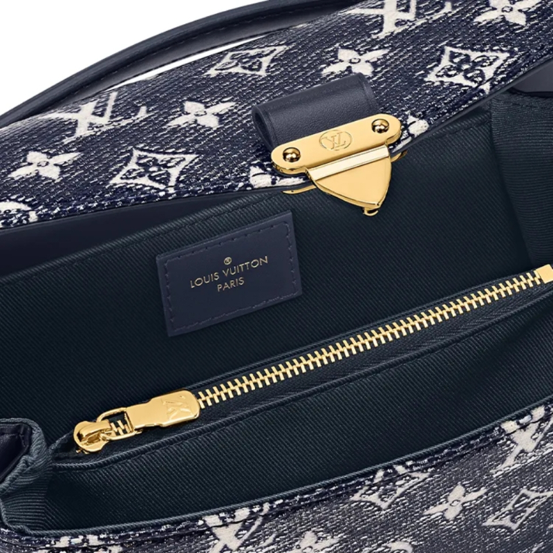 Louis vuittion pochette metis east west bag