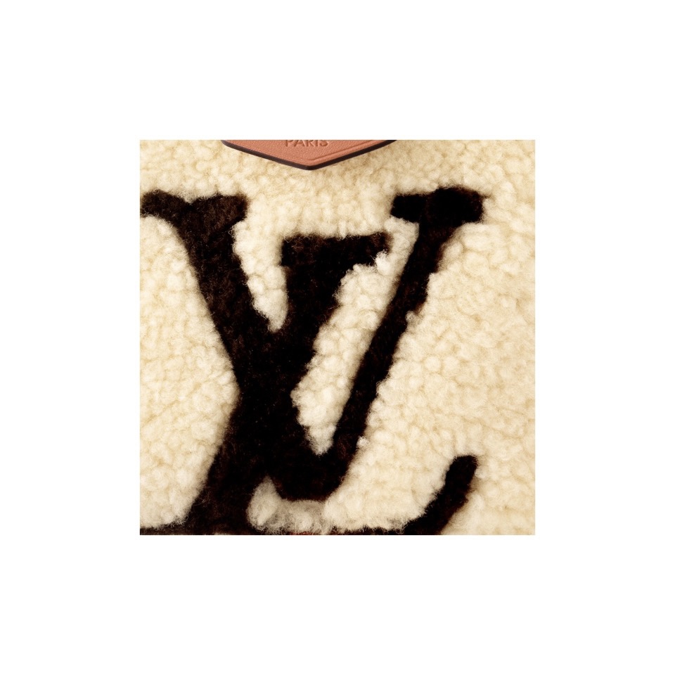 LOUIS VUITTON woolen leather Fanny pack beige